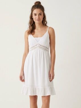 Elegant White Lace Trim Ruffled Flowy Dress – Size XL